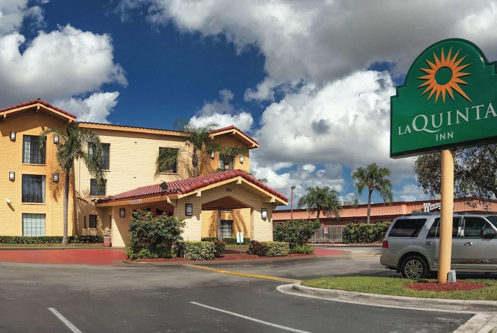 מיאמי ספרינגס La Quinta Inn By Wyndham Miami Airport North מראה חיצוני תמונה