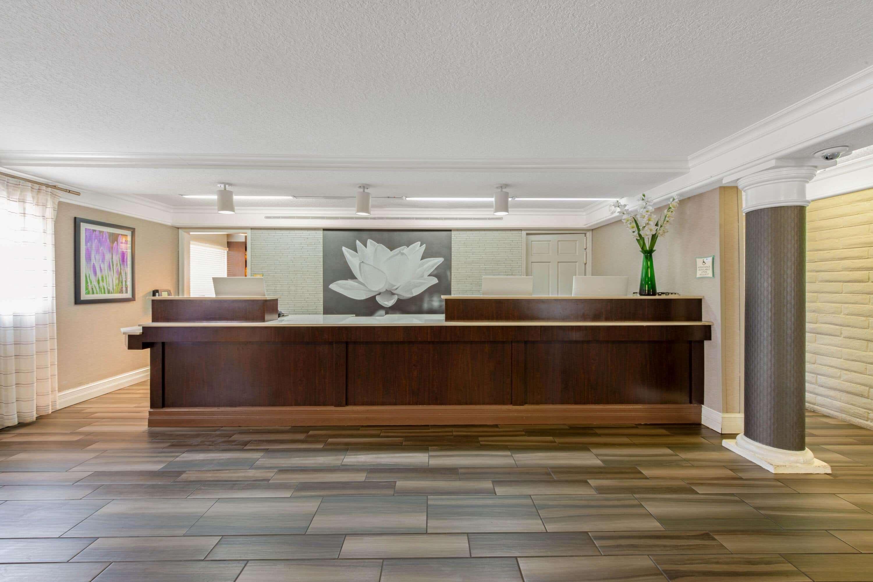 מיאמי ספרינגס La Quinta Inn By Wyndham Miami Airport North מראה חיצוני תמונה
