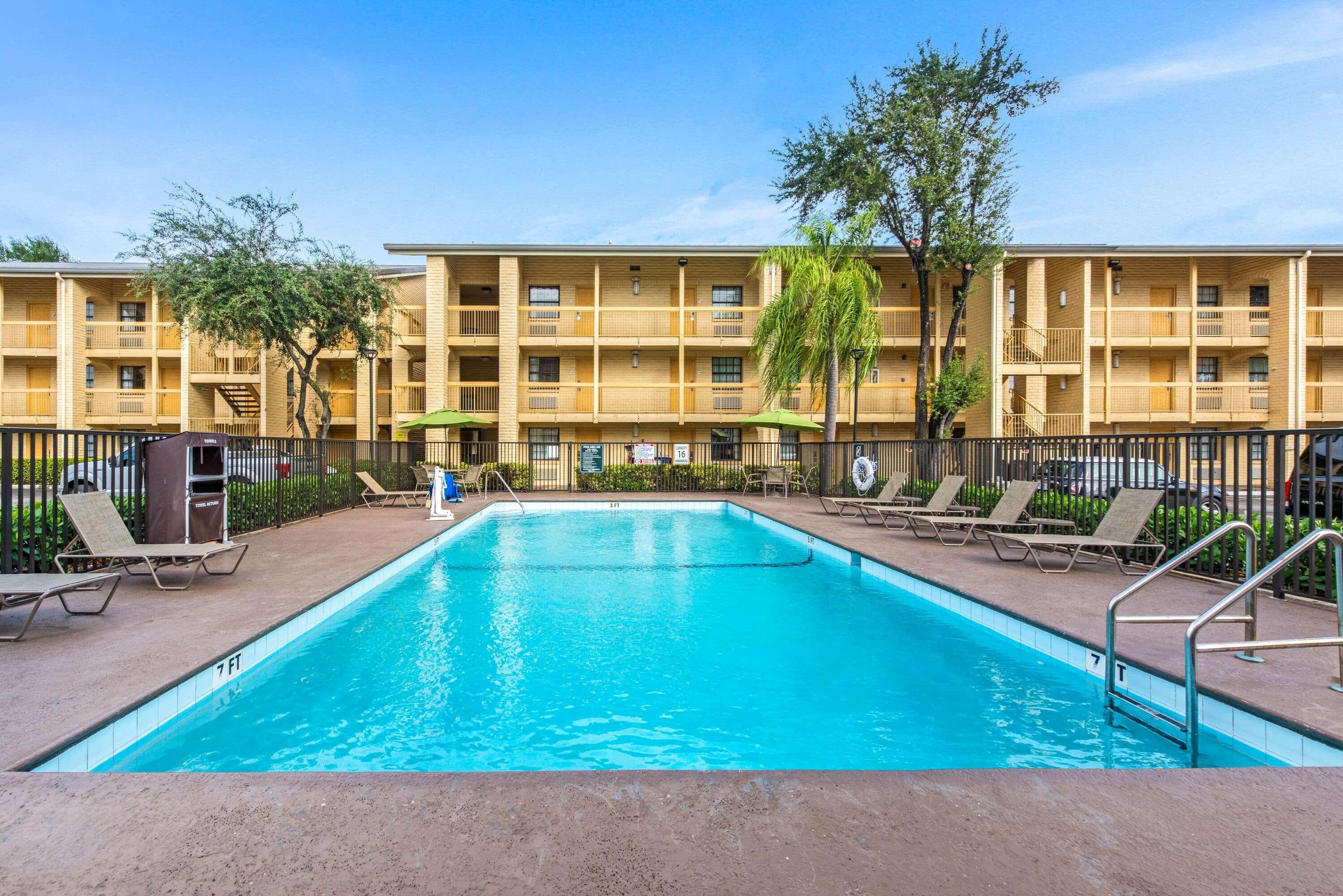 מיאמי ספרינגס La Quinta Inn By Wyndham Miami Airport North מראה חיצוני תמונה