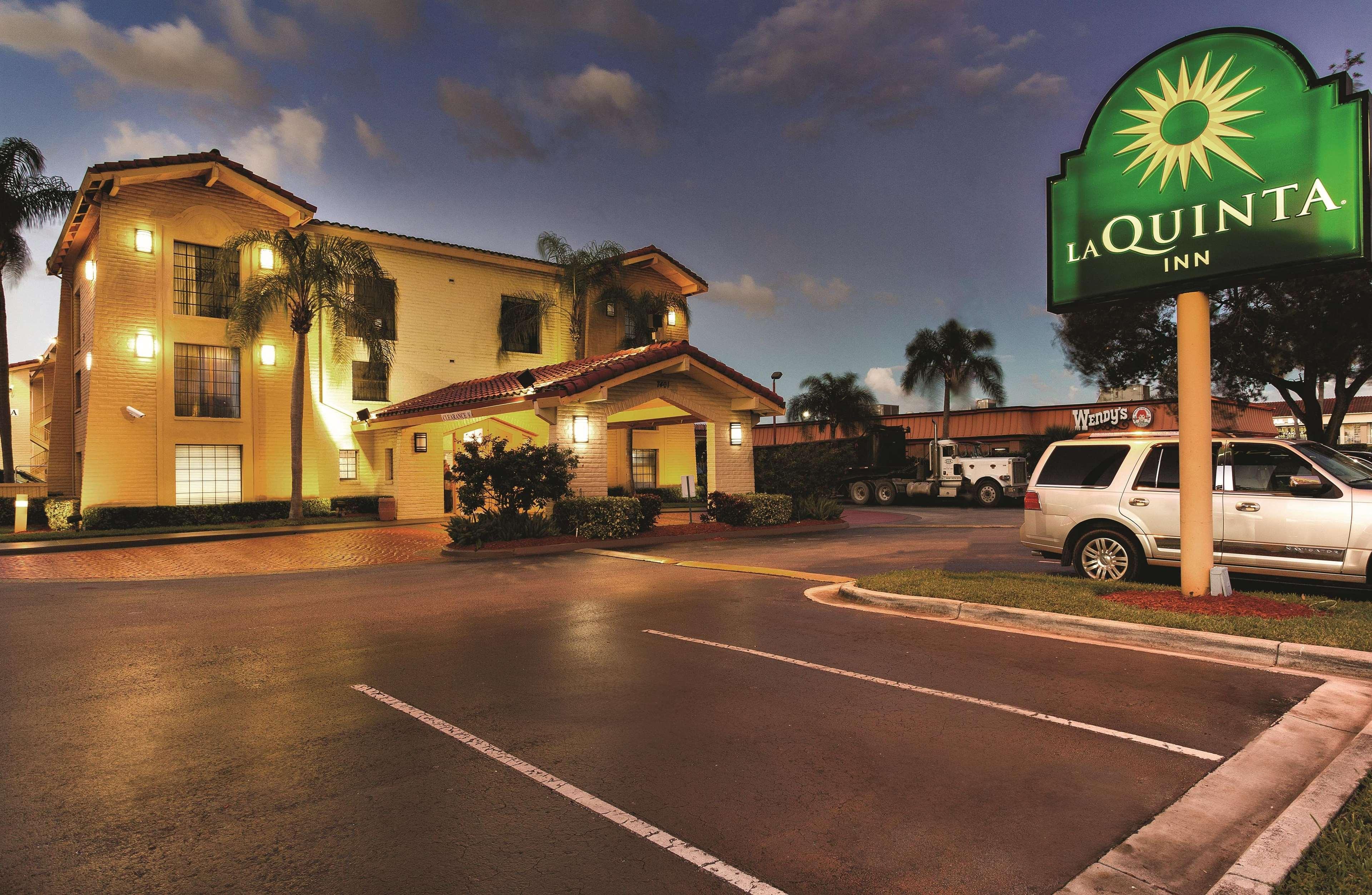 מיאמי ספרינגס La Quinta Inn By Wyndham Miami Airport North מראה חיצוני תמונה