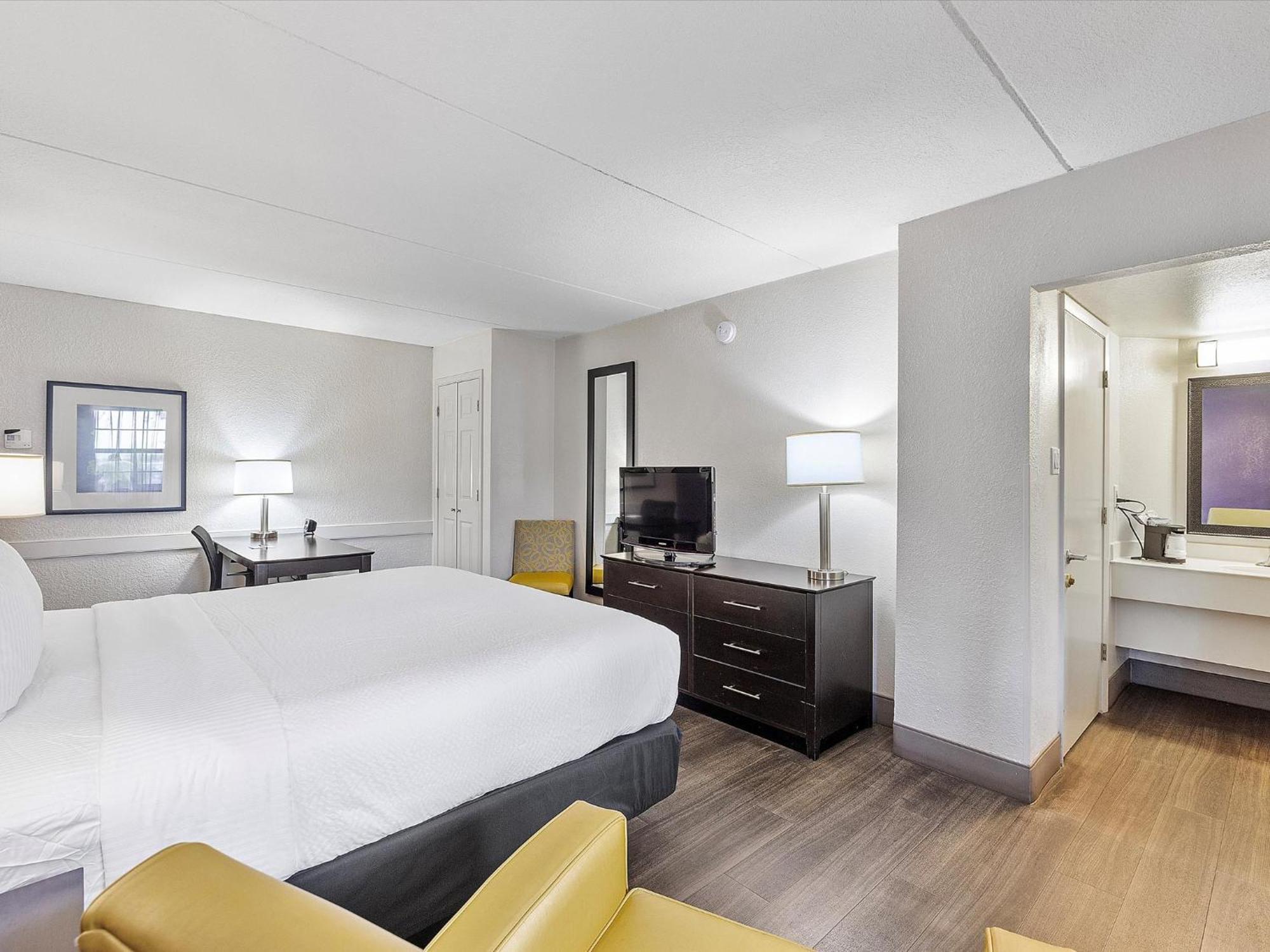 מיאמי ספרינגס La Quinta Inn By Wyndham Miami Airport North מראה חיצוני תמונה