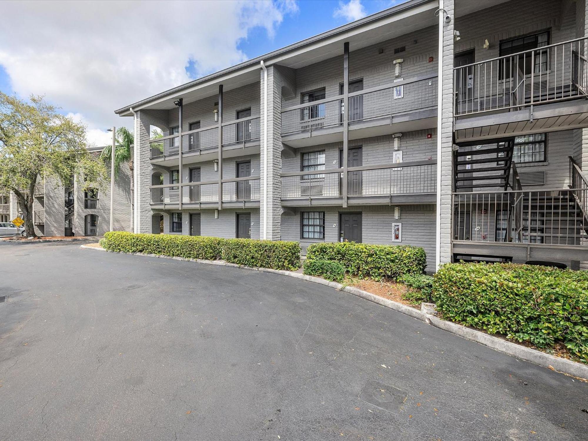 מיאמי ספרינגס La Quinta Inn By Wyndham Miami Airport North מראה חיצוני תמונה