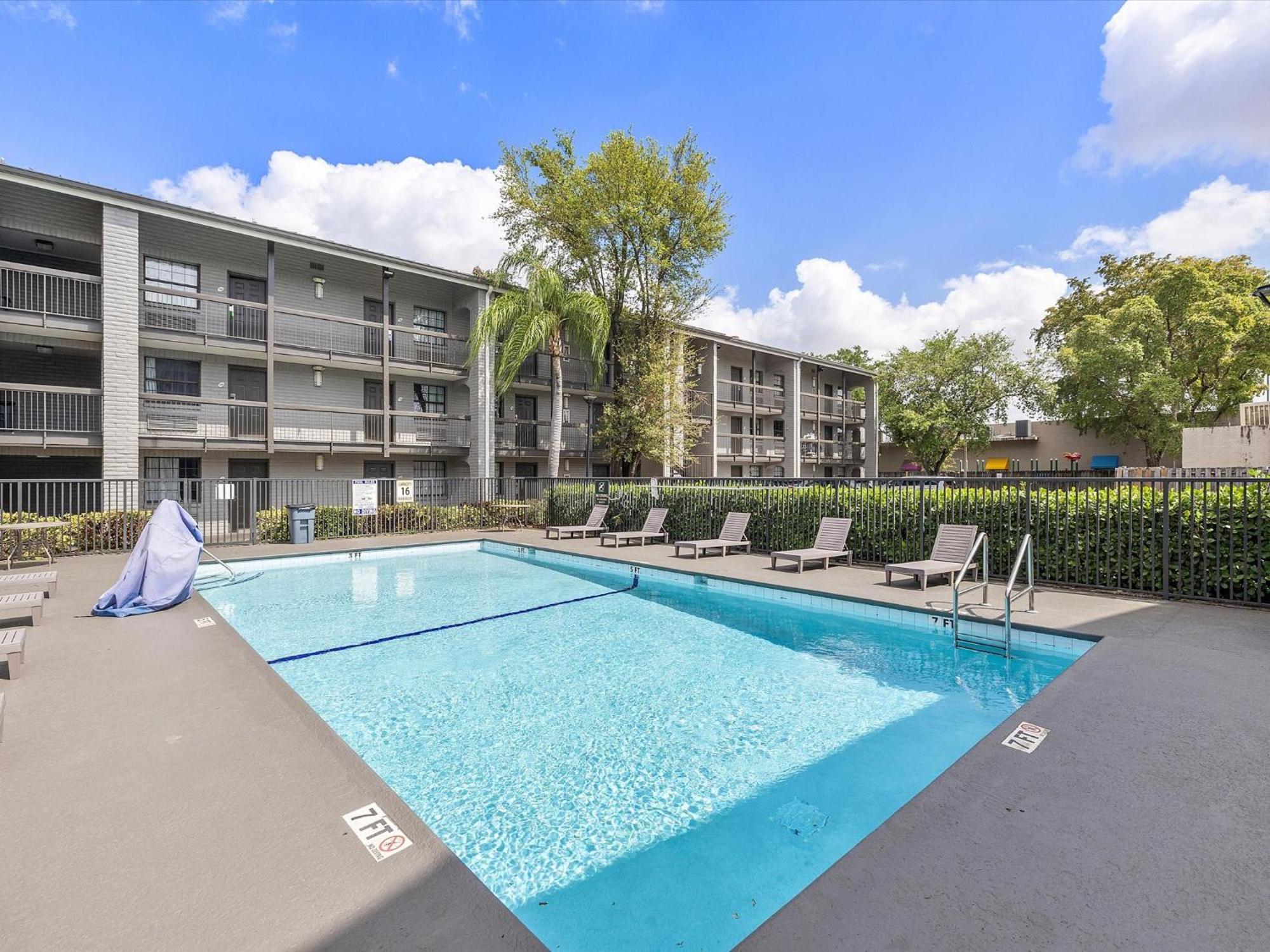 מיאמי ספרינגס La Quinta Inn By Wyndham Miami Airport North מראה חיצוני תמונה